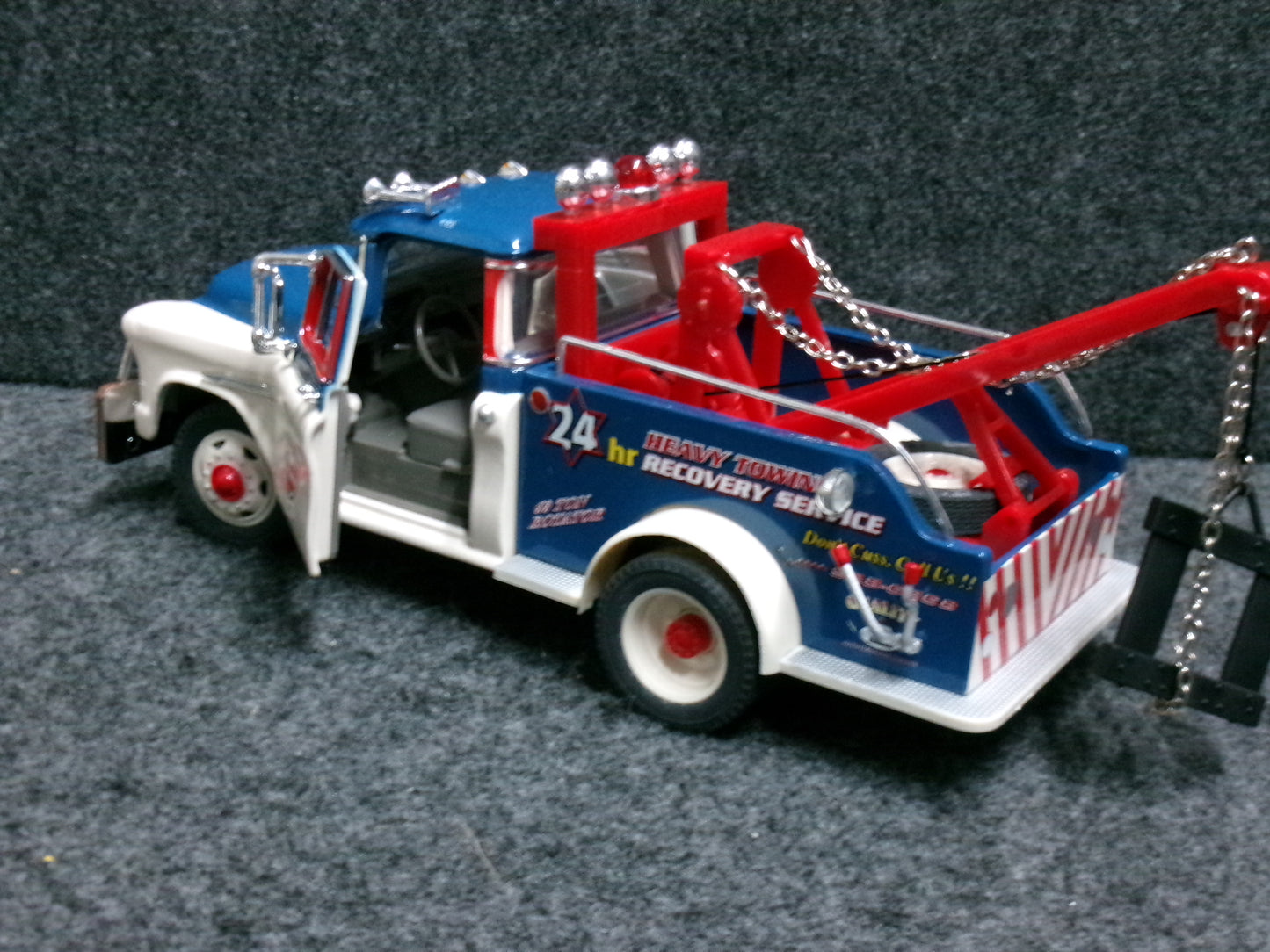 Gulf Oil 1955 Chevy Cameo Pick Up Truck 1:24