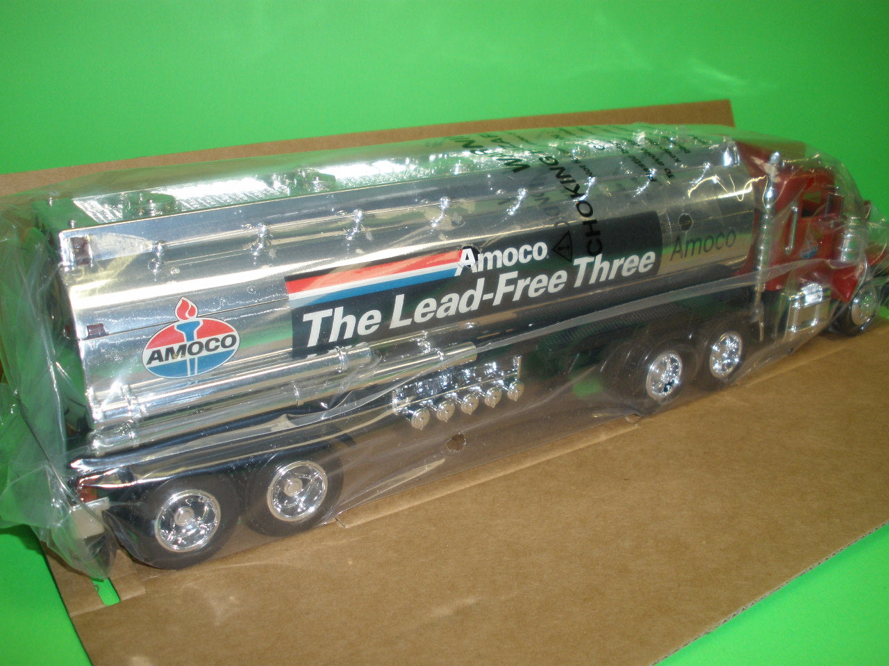 AMOCO LEAD FREE 1997 TANKER TRUCK