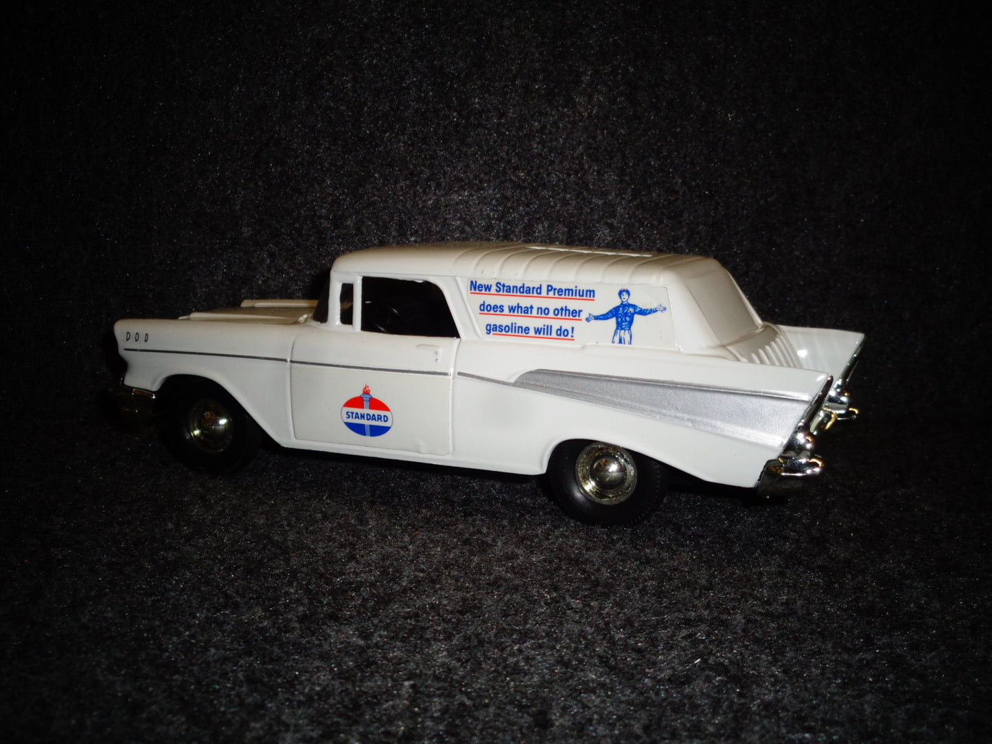 AMOCO STANDARD 1957 Chevrolet Nomad / Made In The U.S.A.