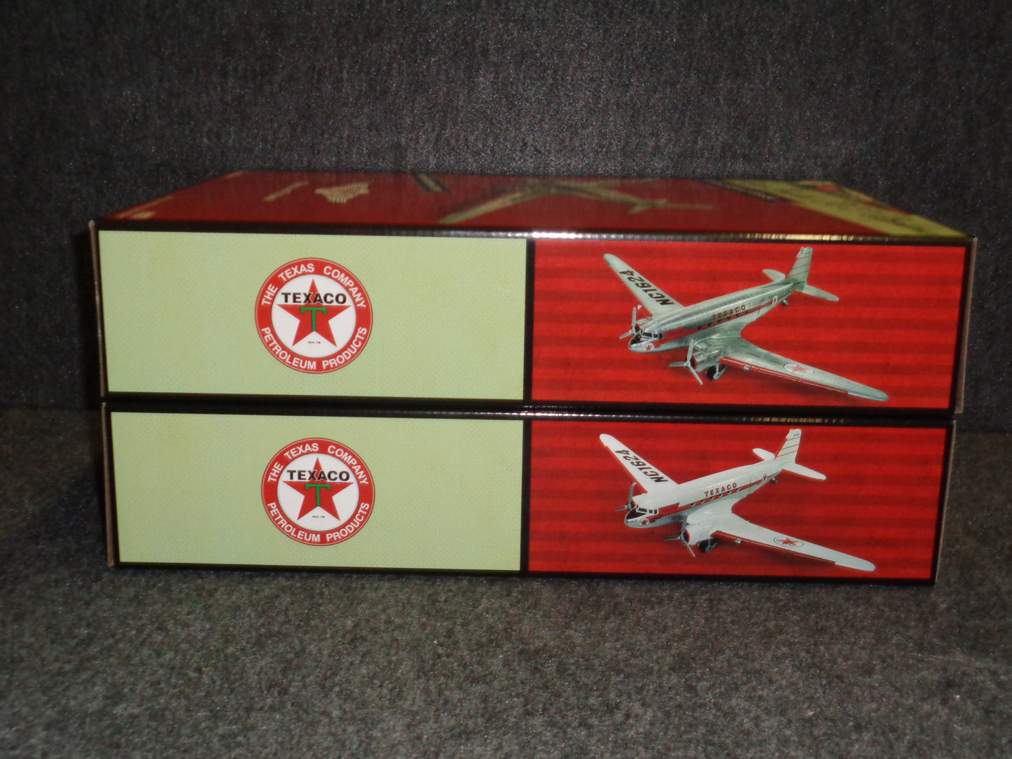 #25 - Texaco 1953 Douglas DC-3 Airplane Regular & Special Edition Set