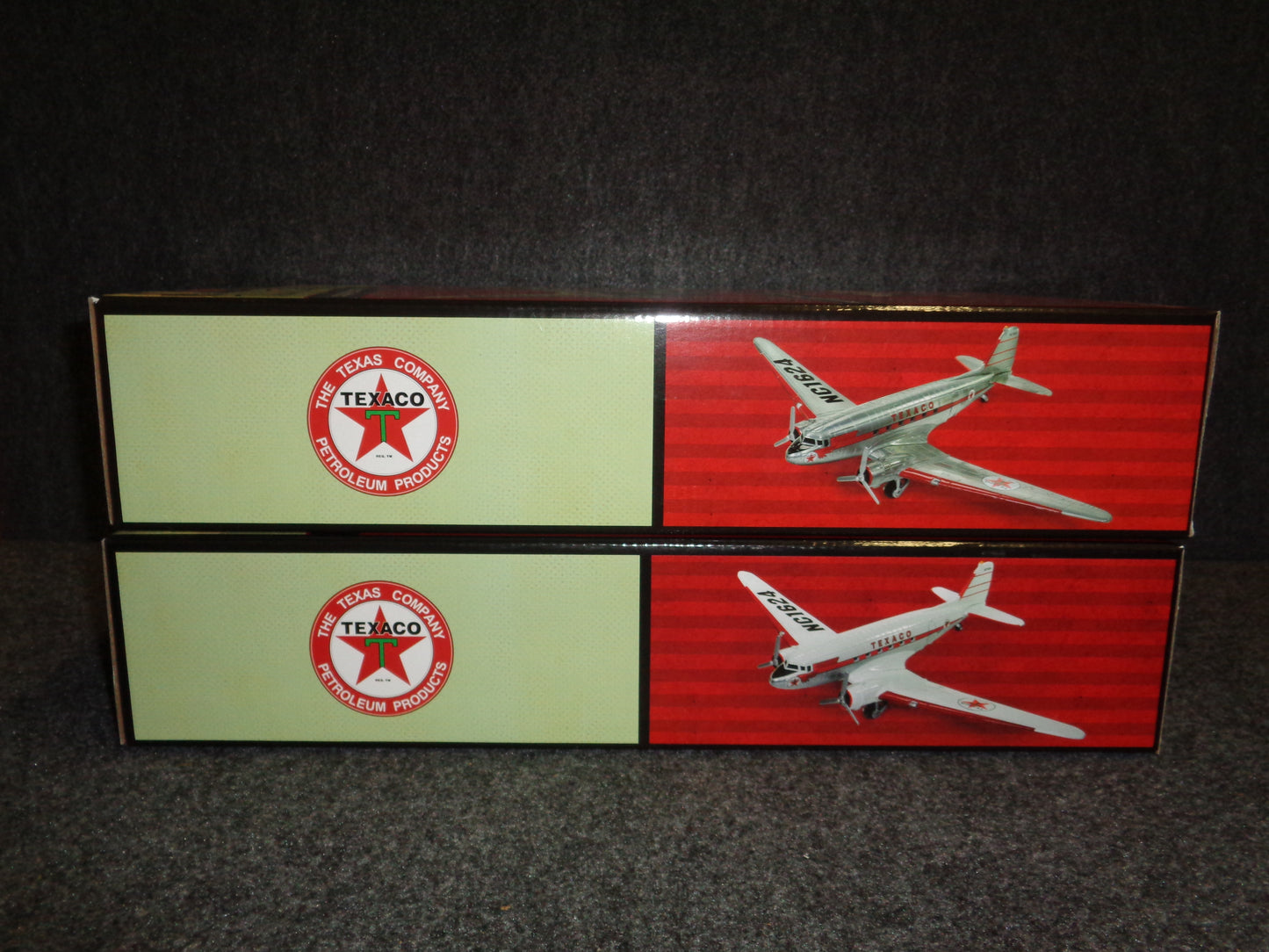 #25 - Texaco 1953 Douglas DC-3 Airplane Regular & Special Edition Set