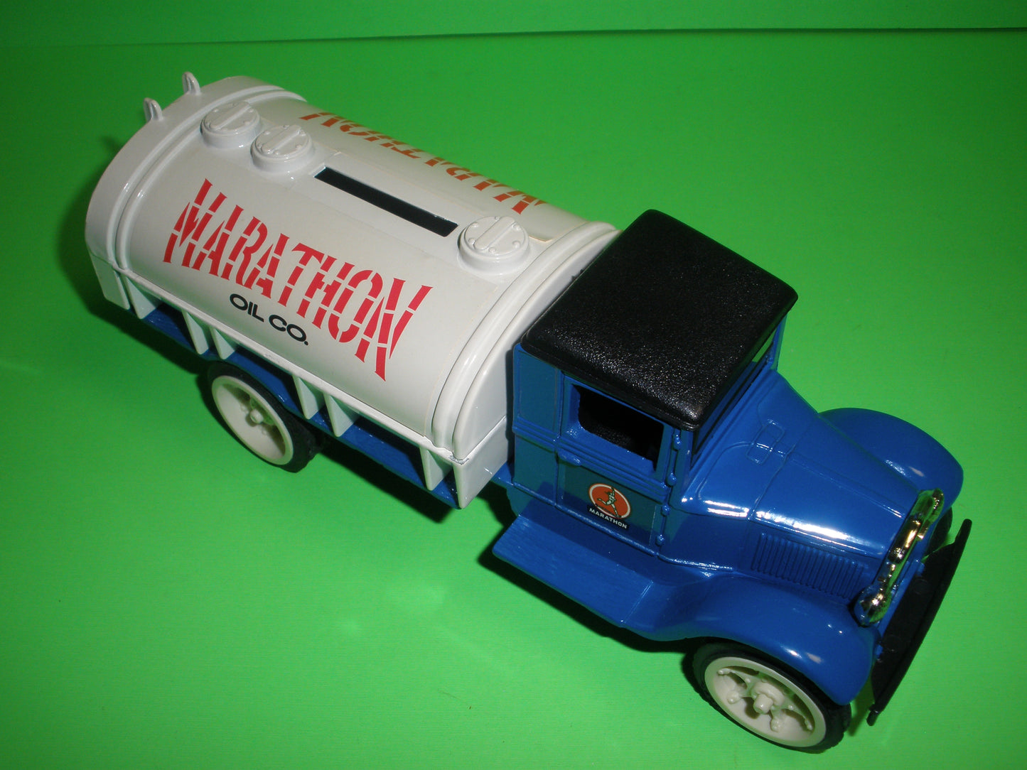 Marathon Oil / 1931 Hawkeye Tanker Truck