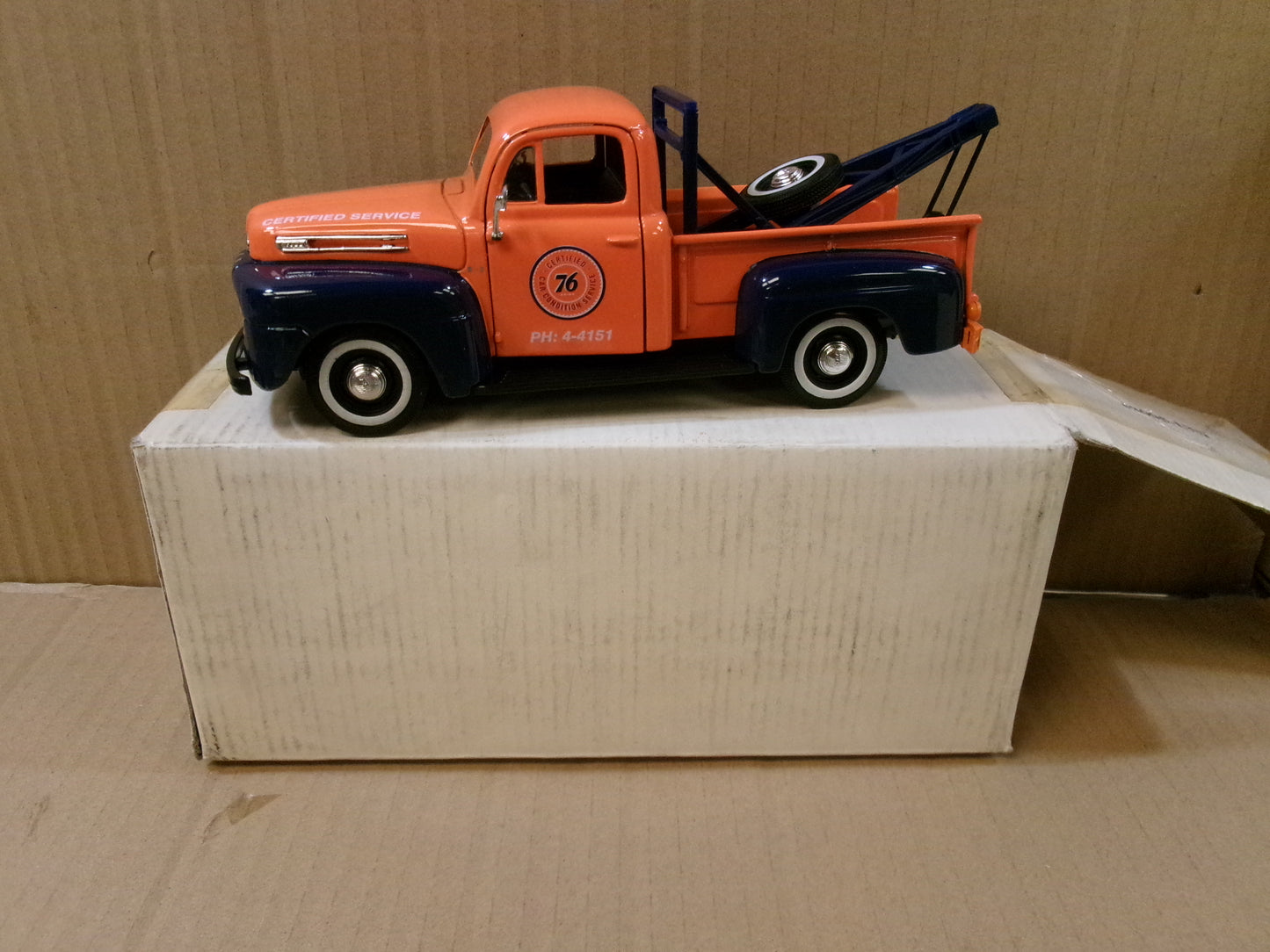 Union 76 Gasoline 1949 Ford F1 Tow Truck