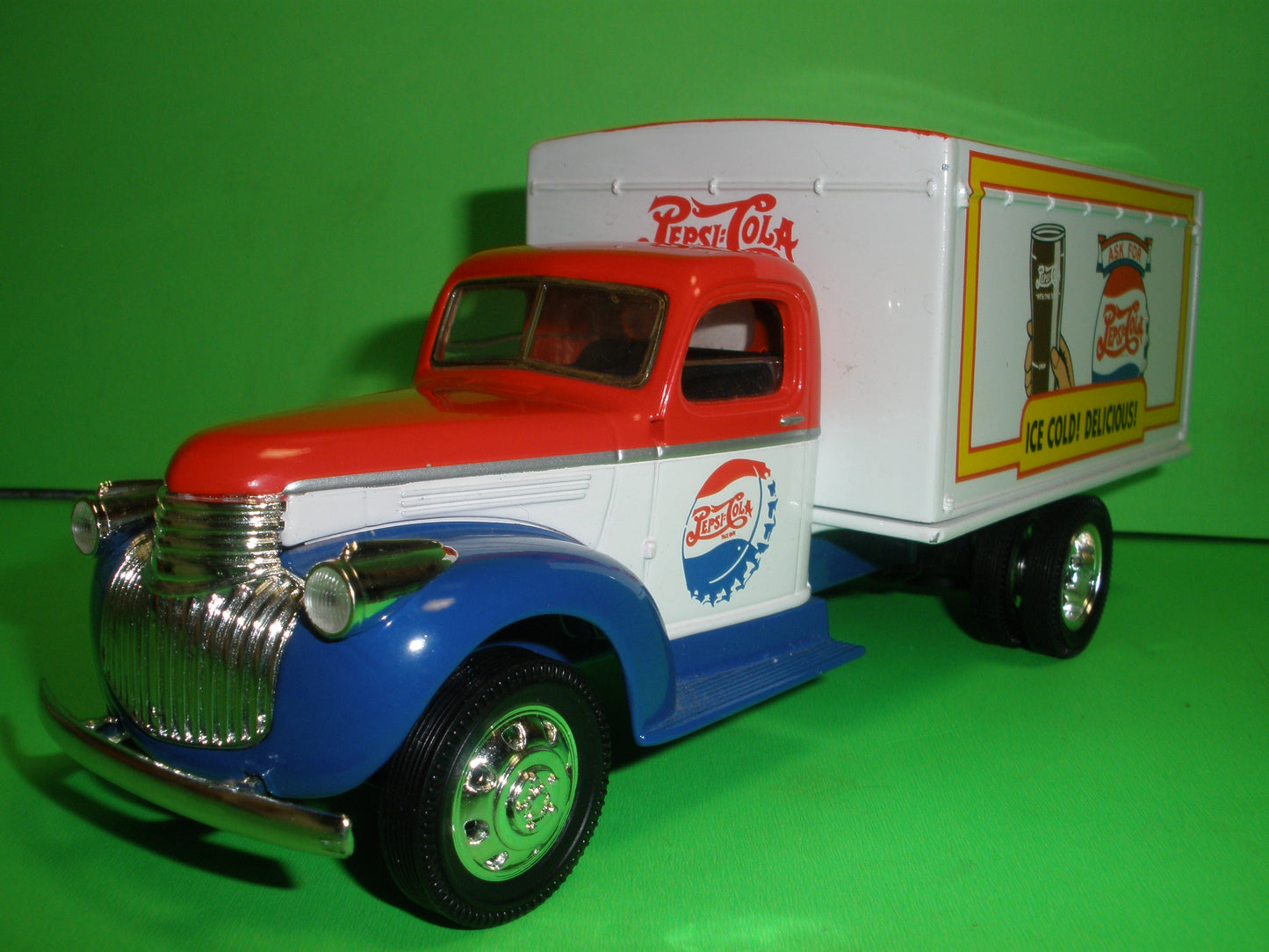 Pepsi-Cola 1942 Chevrolet 1-1/2 Ton Box Truck
