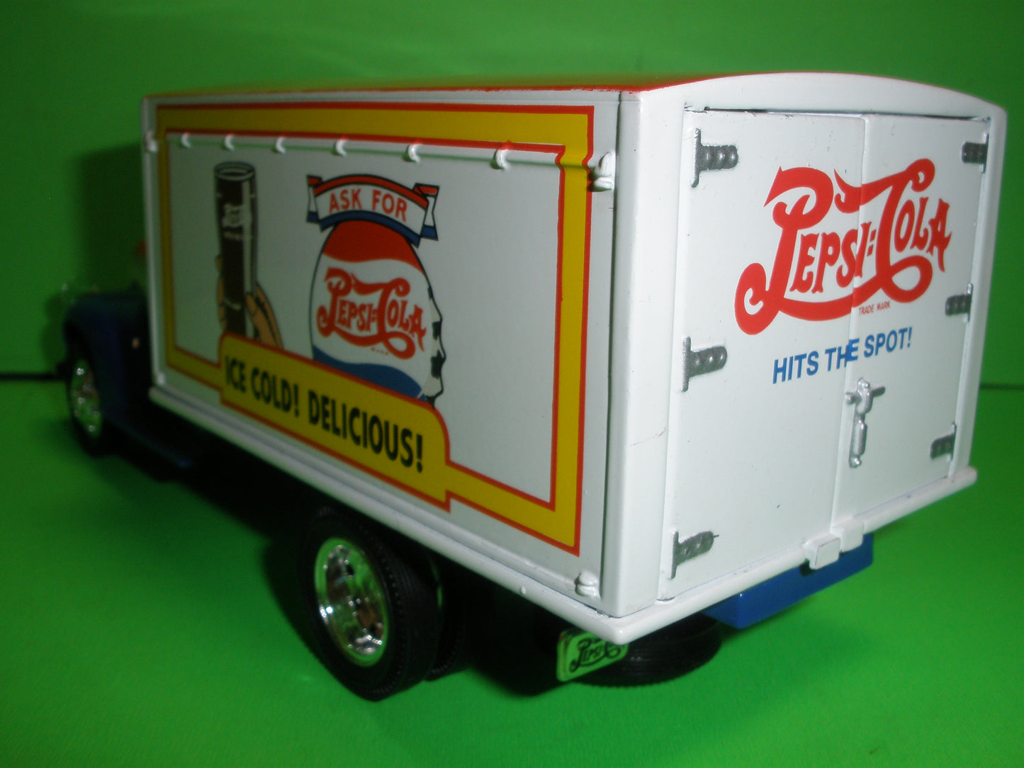 Pepsi-Cola 1942 Chevrolet 1-1/2 Ton Box Truck