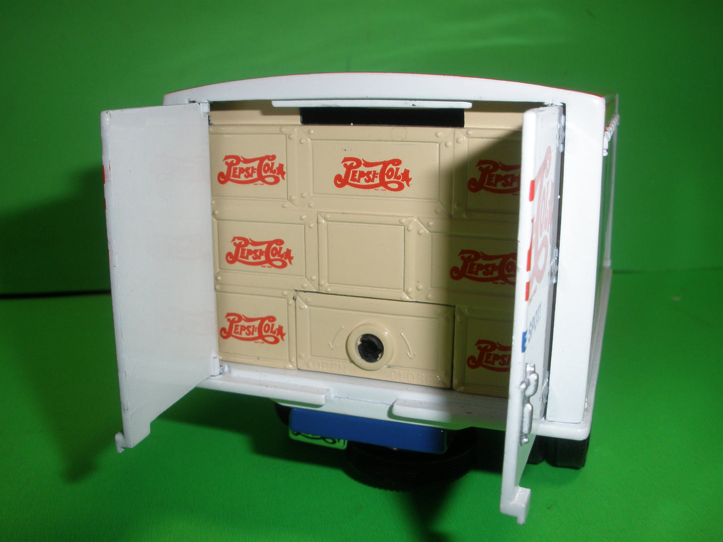 Pepsi-Cola 1942 Chevrolet 1-1/2 Ton Box Truck