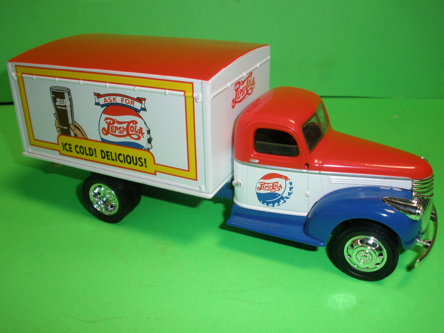 Pepsi-Cola 1942 Chevrolet 1-1/2 Ton Box Truck