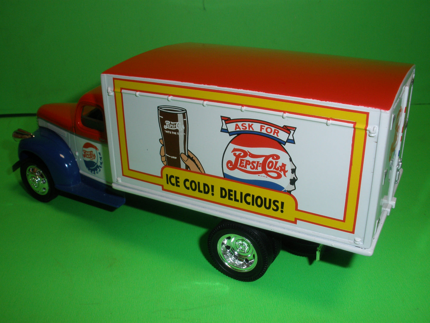 Pepsi-Cola 1942 Chevrolet 1-1/2 Ton Box Truck