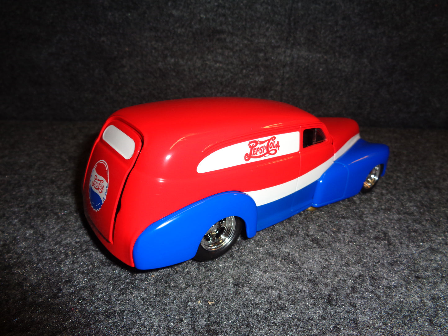 Pepsi-Cola 1946 Chevrolet Sedan Delivery Street Rod