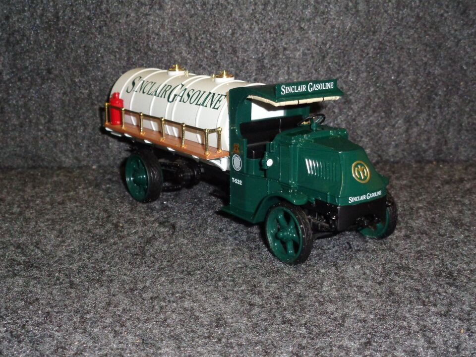 Sinclair 1925 Mack AC Tanker Truck