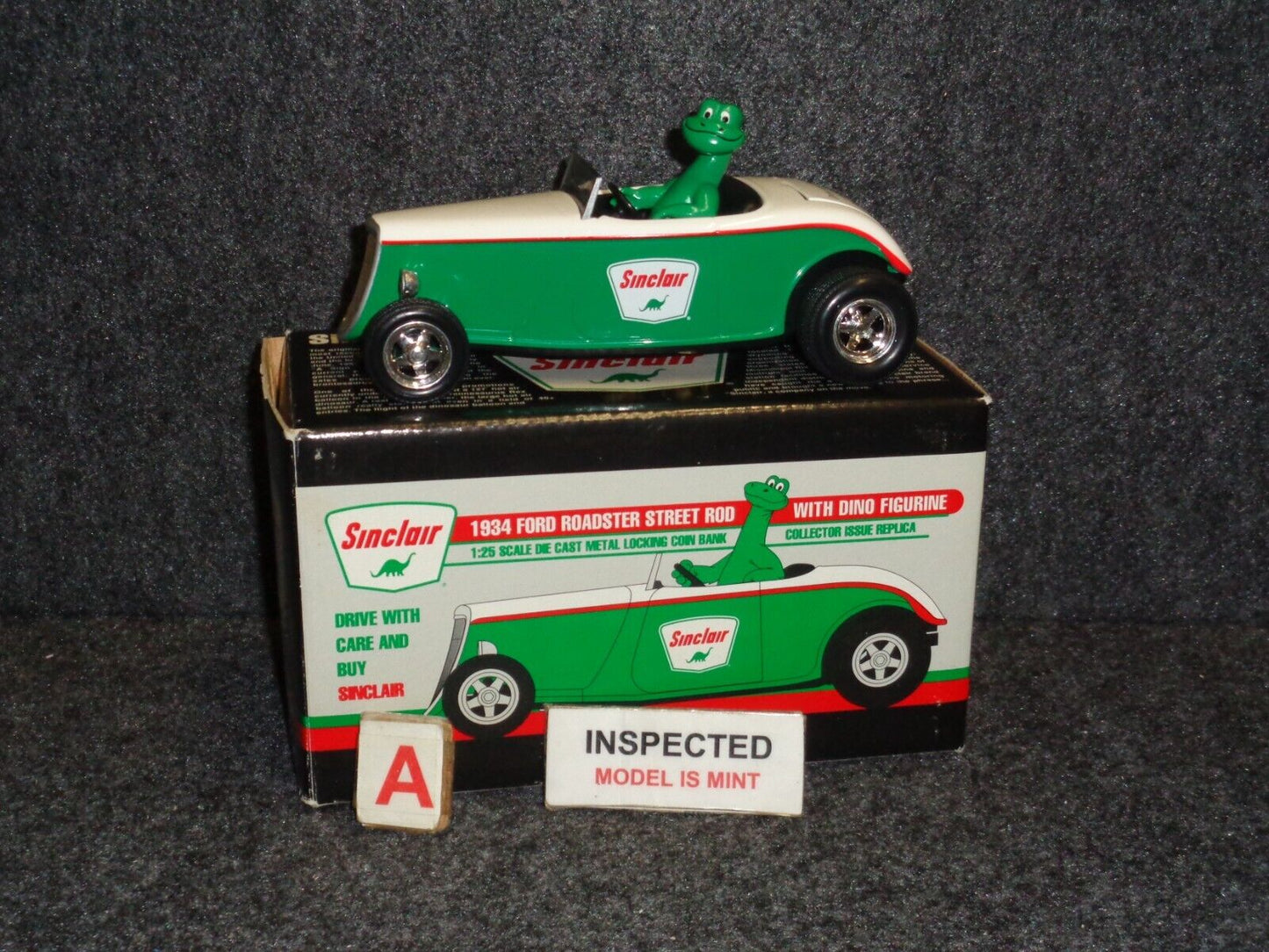 Sinclair 1934 Ford Roadster Convertible with Dino Figure