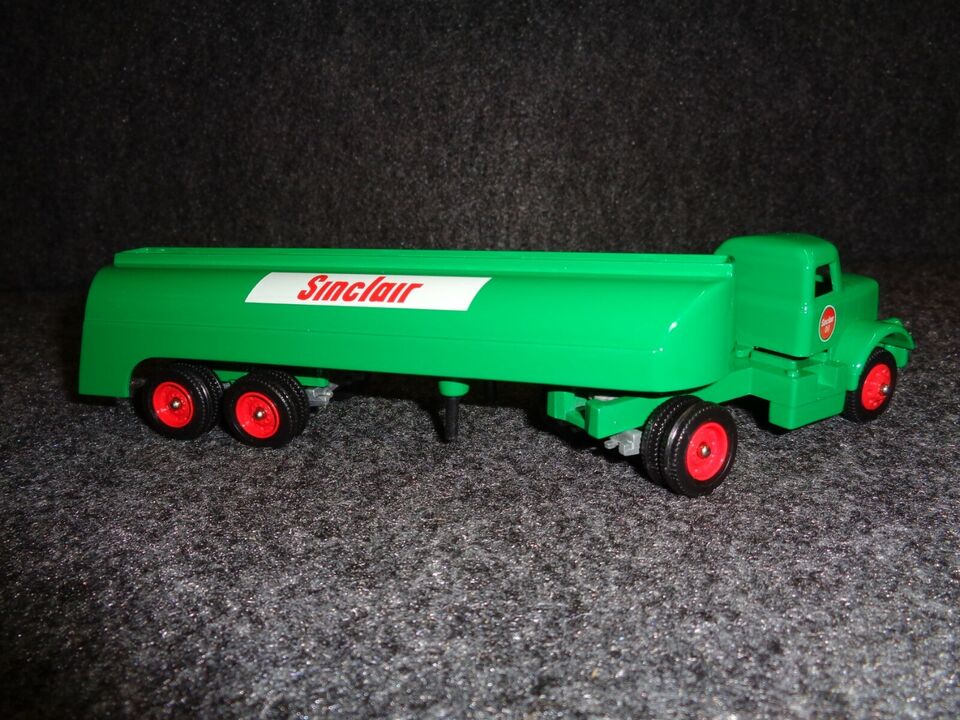 Sinclair Kenworth Tractor & Skirted Tanker Trailer
