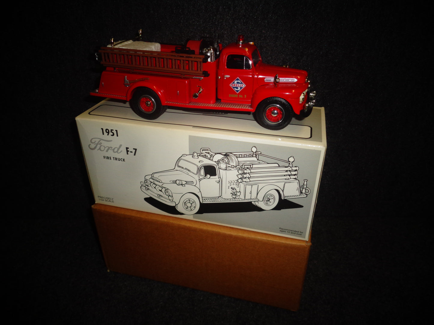 Skelly Oil 1951 Ford F-7 Fire Truck