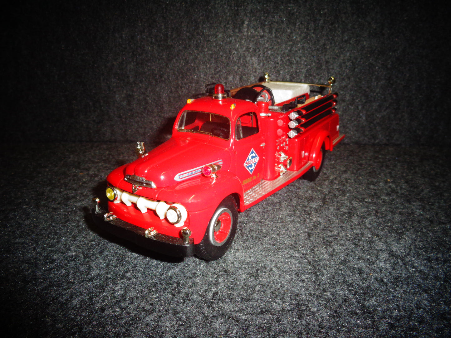 Skelly Oil 1951 Ford F-7 Fire Truck
