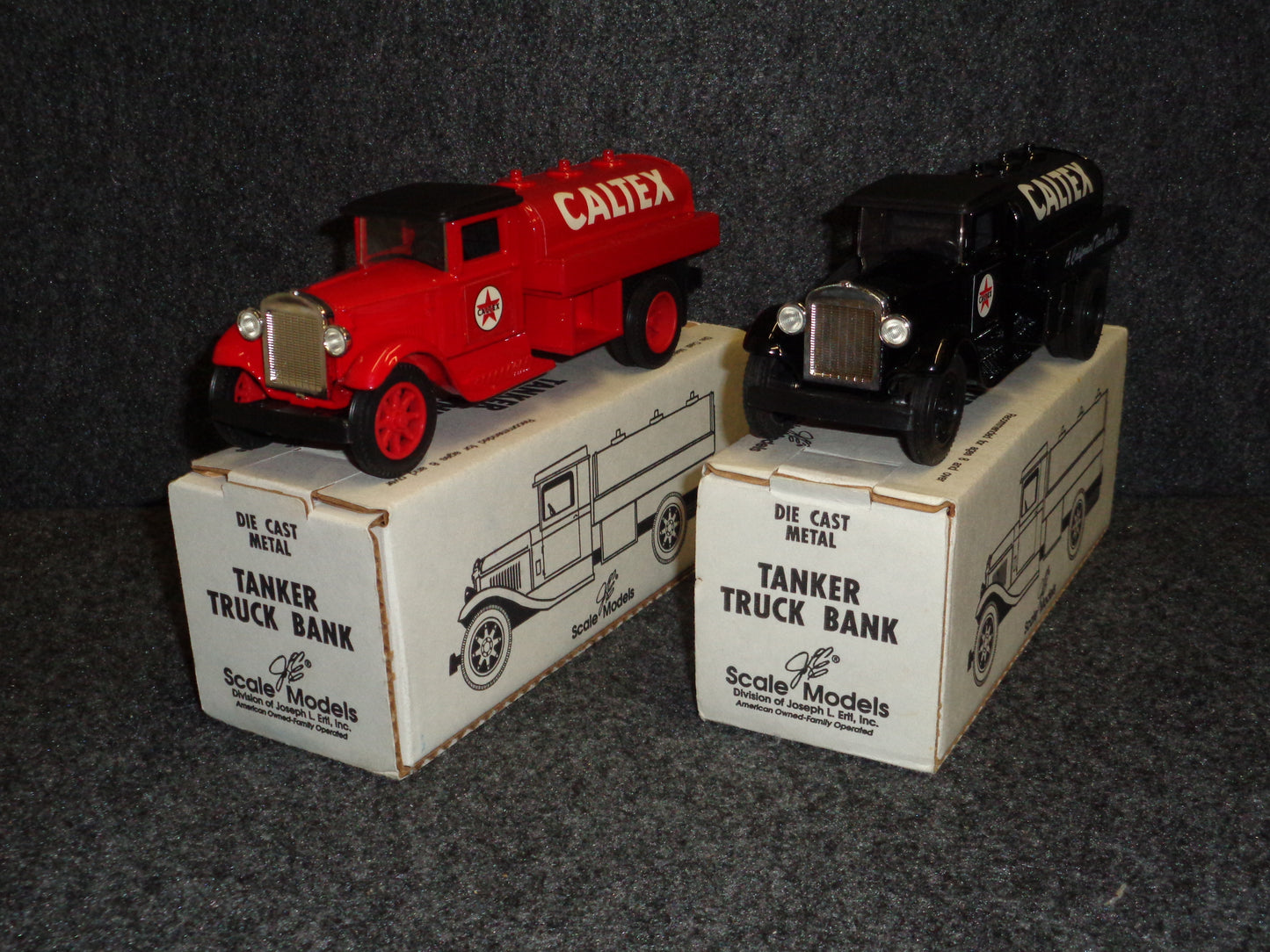 Texaco Caltex 1929 International Tanker Truck Red & Black Set