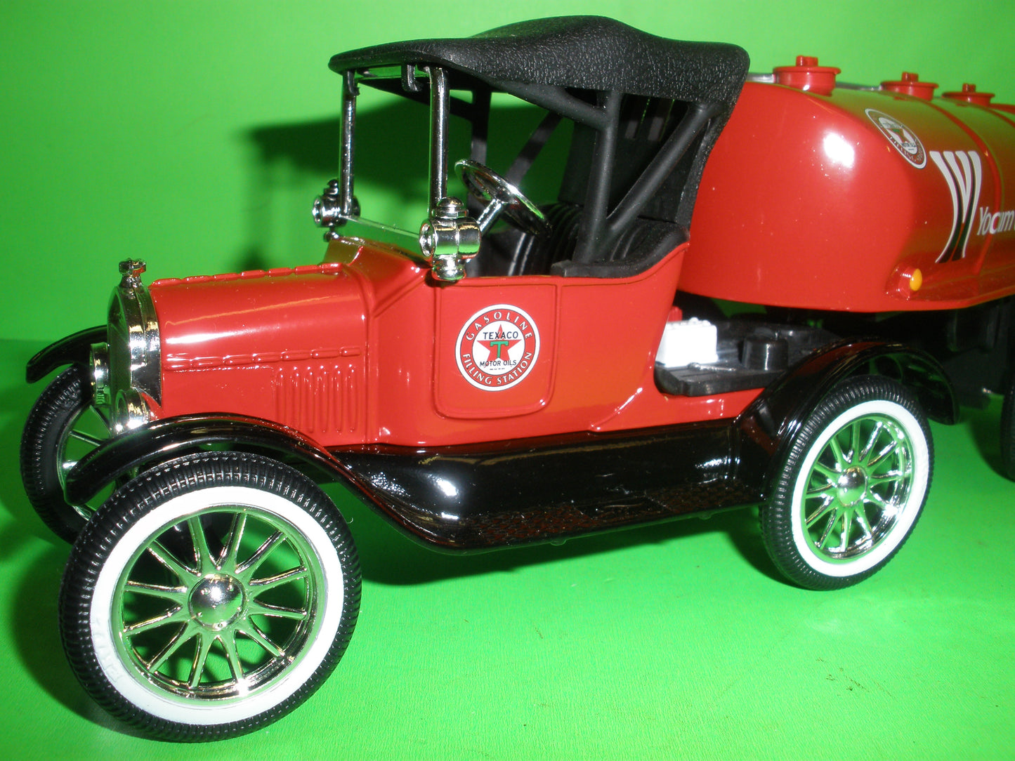 Texaco Yocum Oil 1918 Ford Runabout & Tanker Trailer