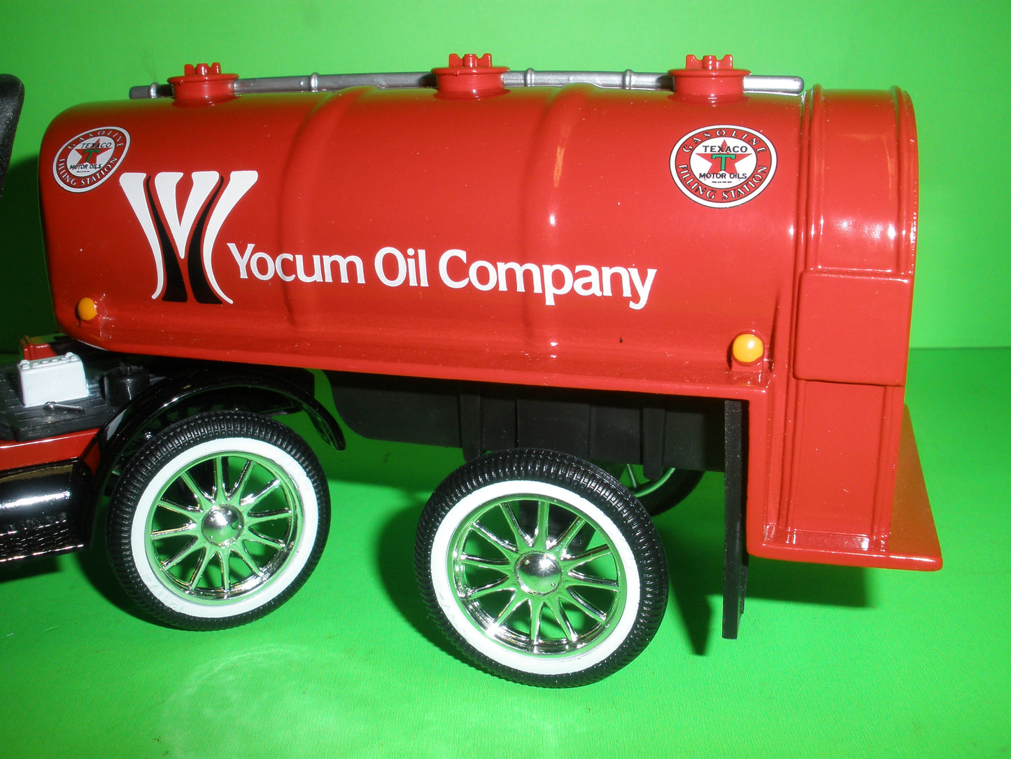 Texaco Yocum Oil 1918 Ford Runabout & Tanker Trailer