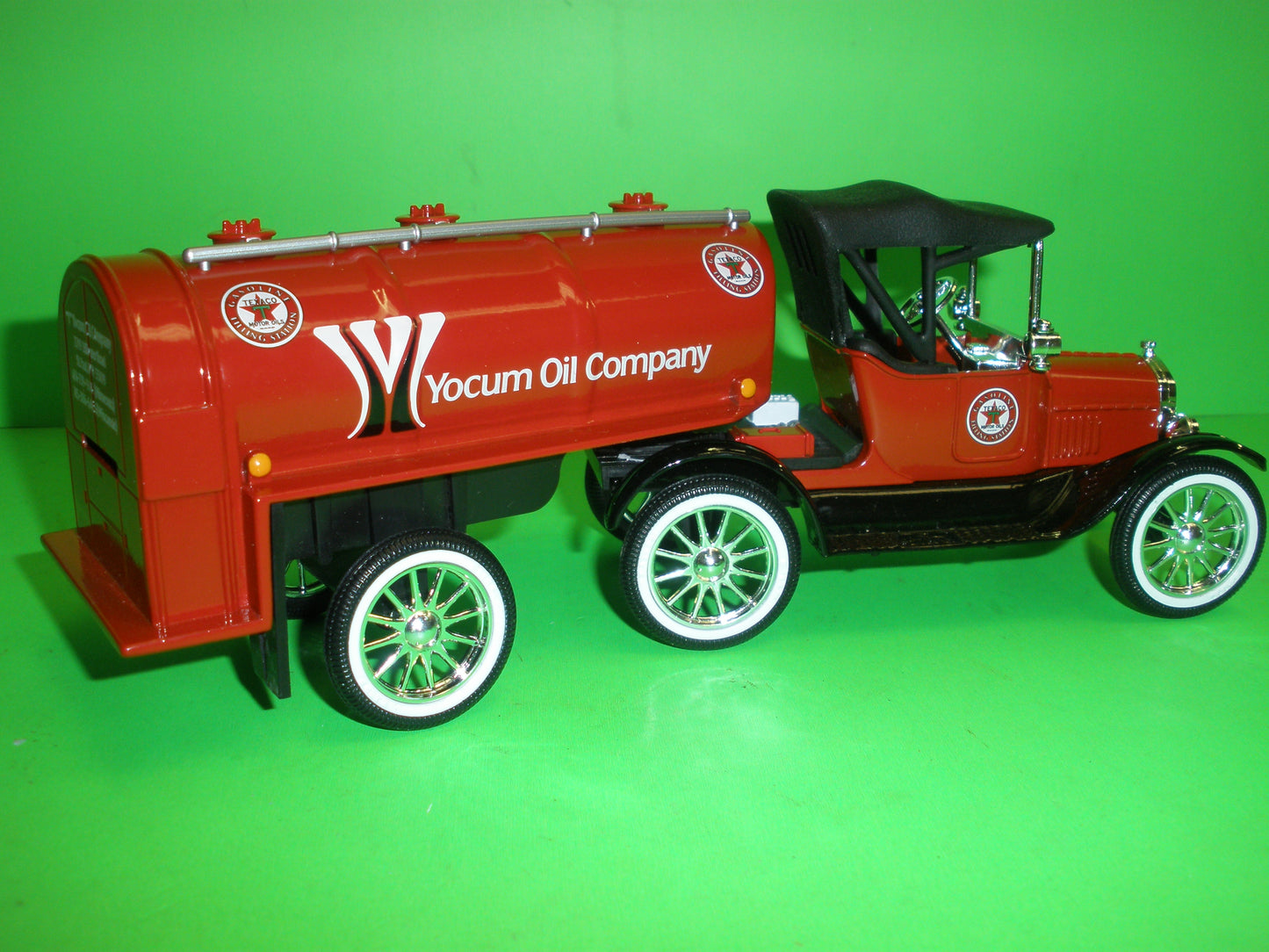 Texaco Yocum Oil 1918 Ford Runabout & Tanker Trailer