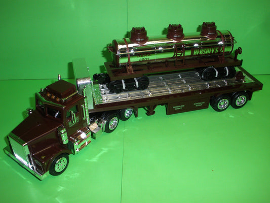 2001 Hershey's Flatbed Truck & Train 3-Dome Tanker Car
