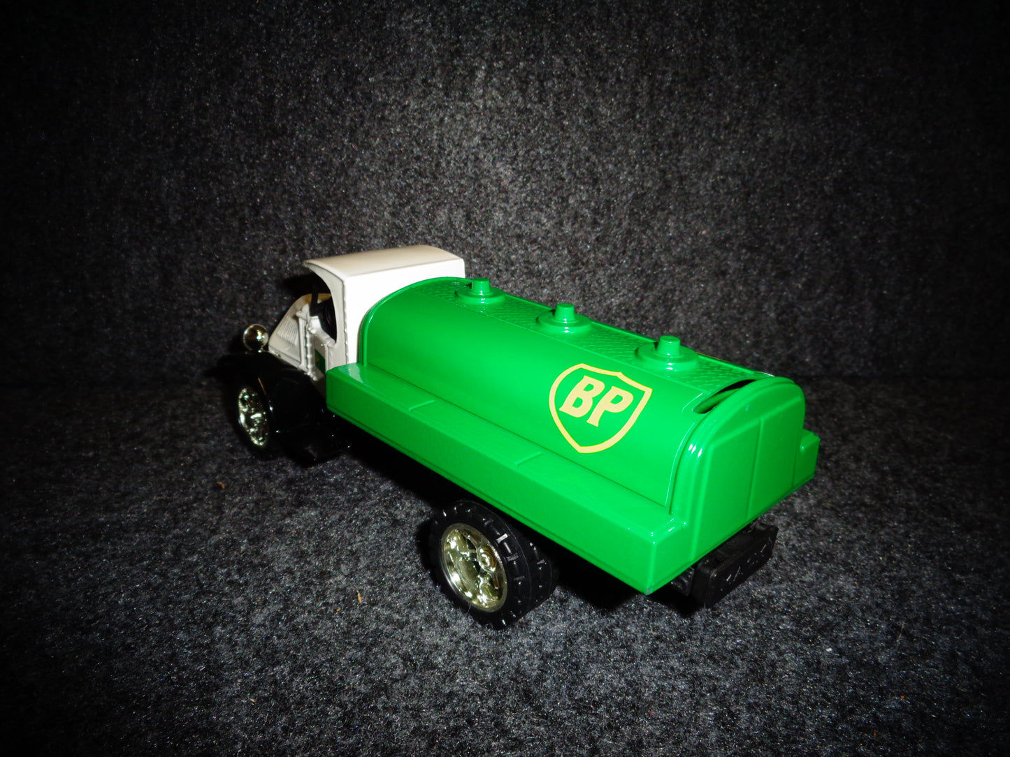 BP 1935 Mack Tanker Truck