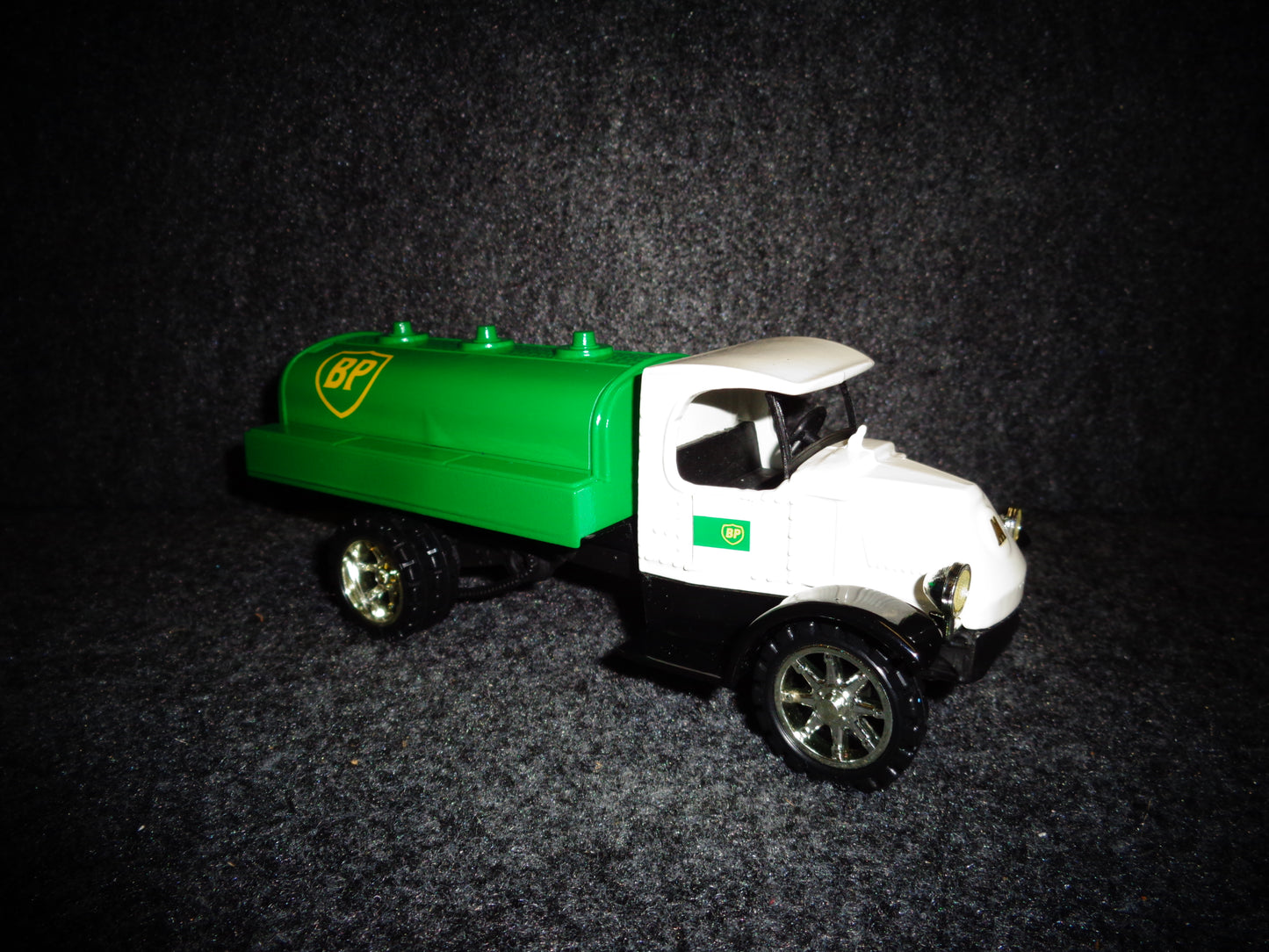 BP 1935 Mack Tanker Truck