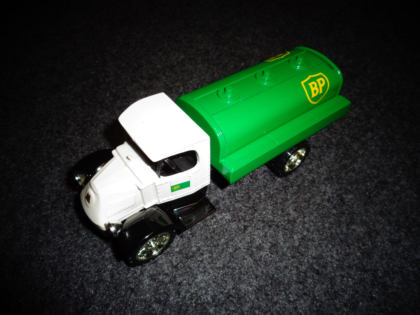BP 1935 Mack Tanker Truck