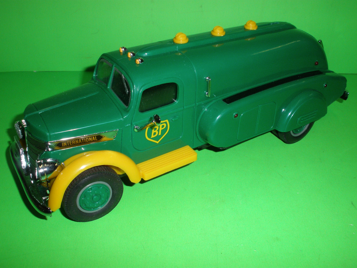 BP 1941 International Airflow Tanker Truck