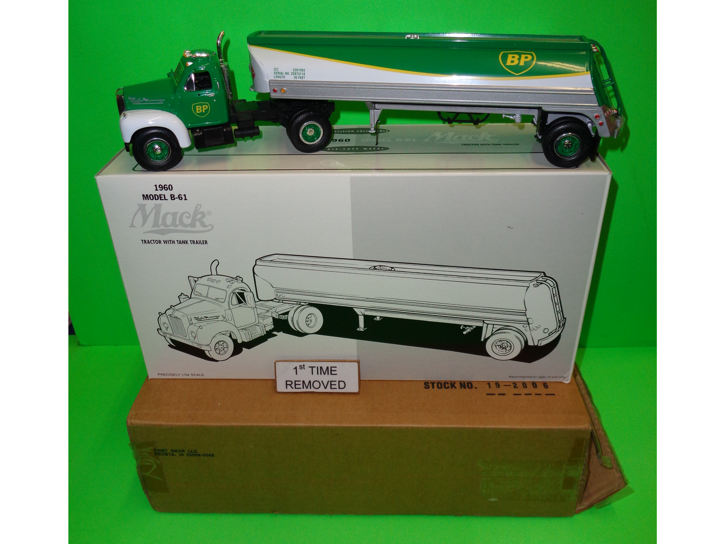 BP 1960 Mack B-61 Tanker Truck