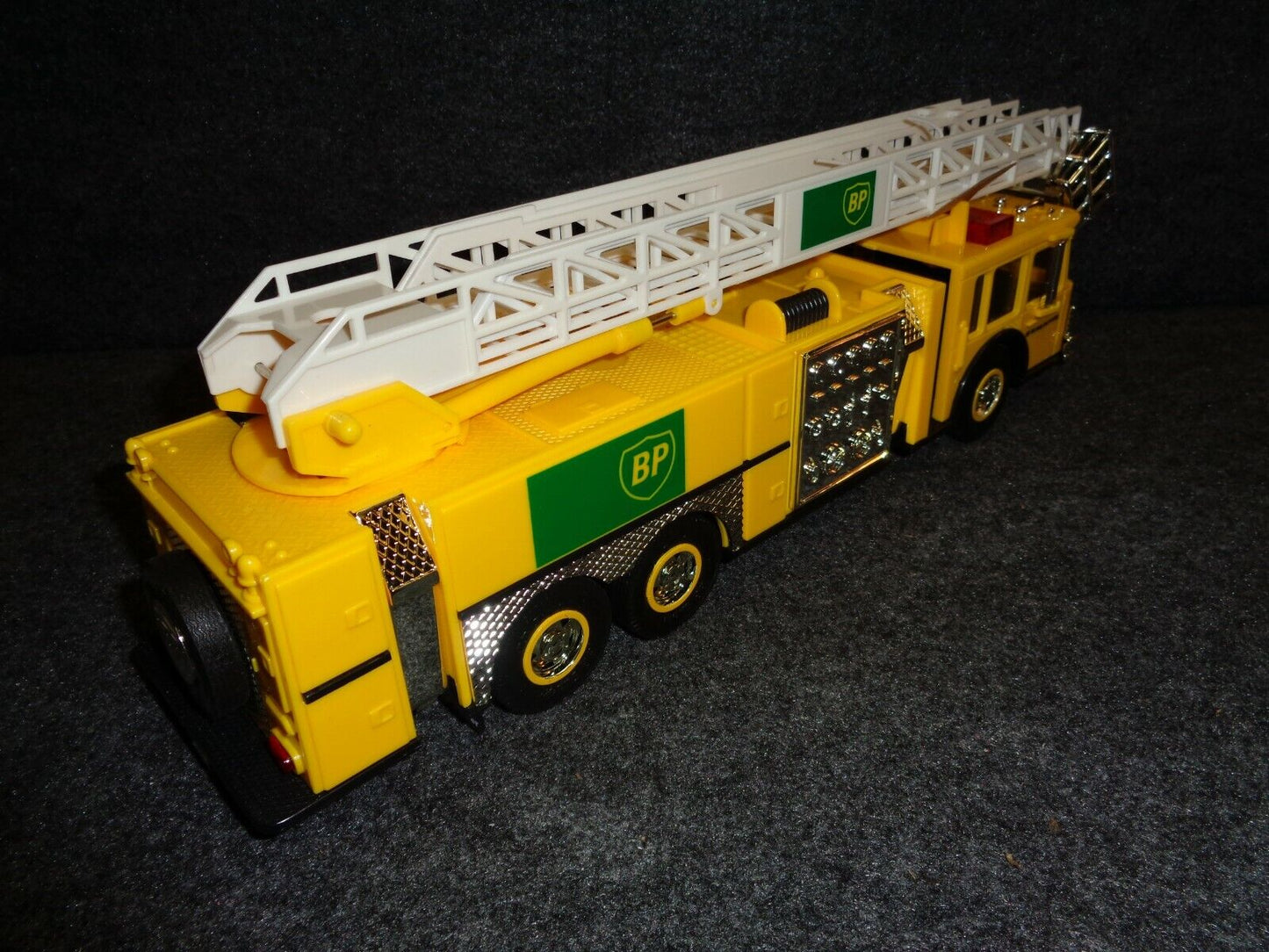 BP 1998 Toy Fire Truck - Credit Card Edition