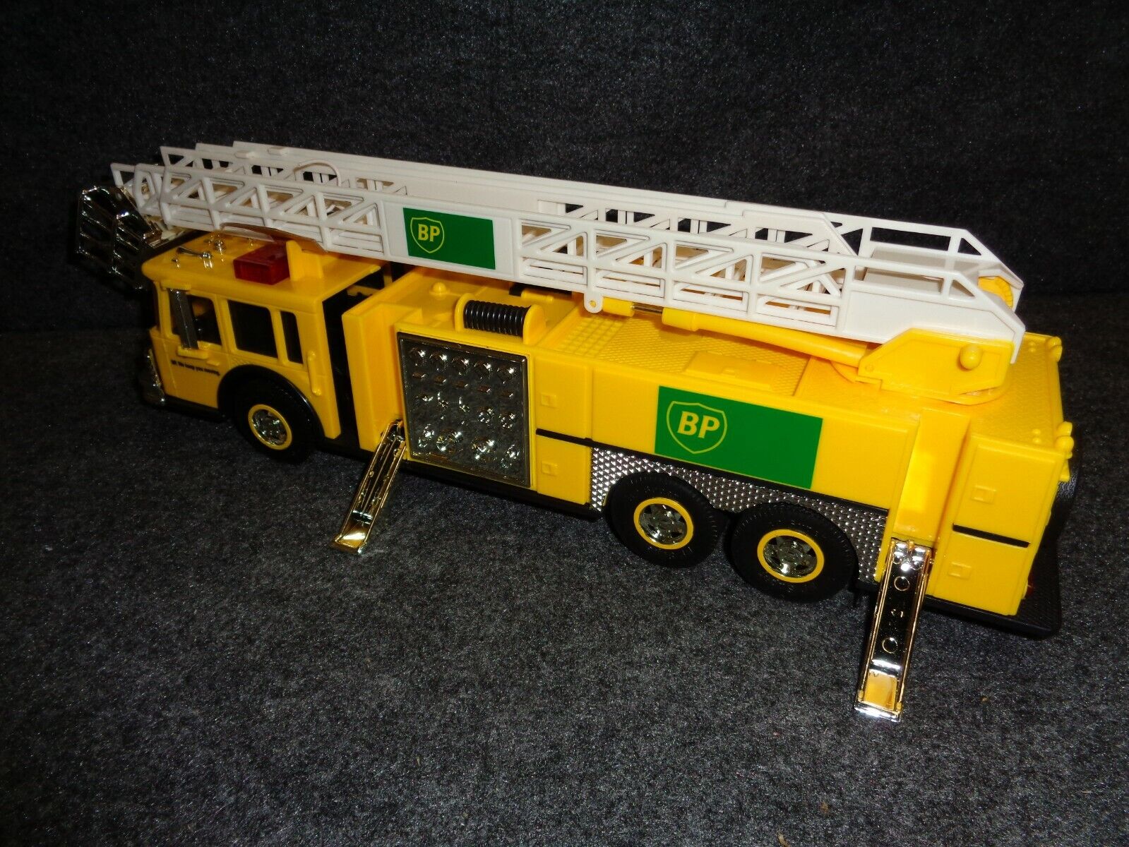 BP 1998 Toy Fire Truck - Credit Card Edition