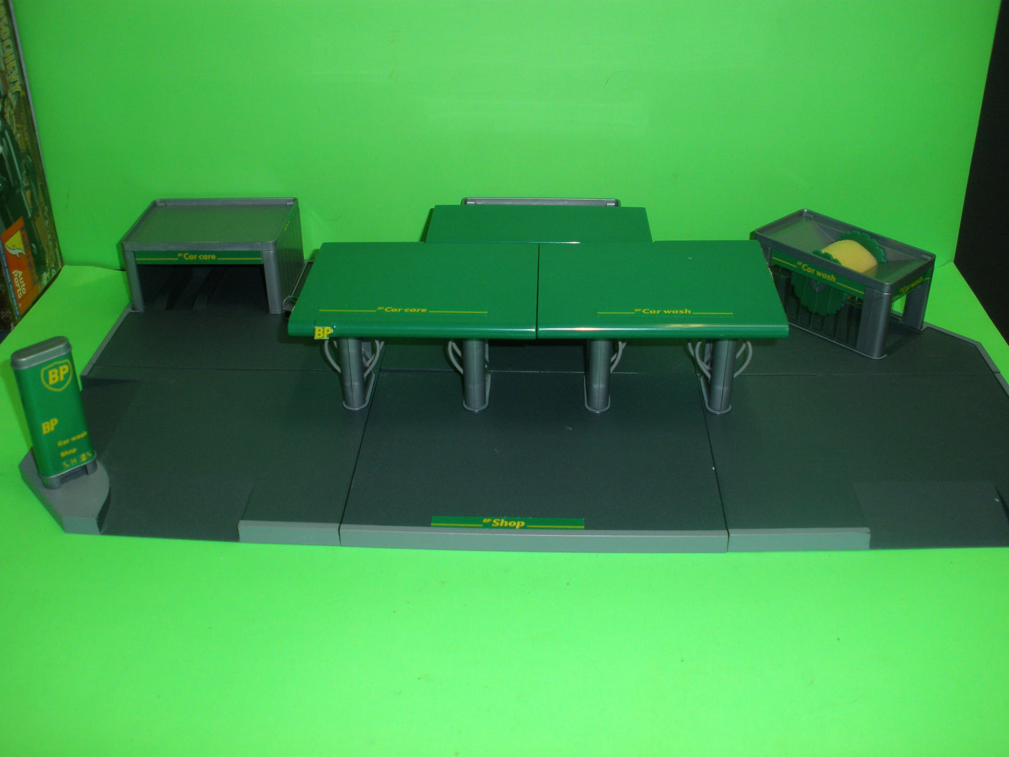 BP Service Station Model Kit