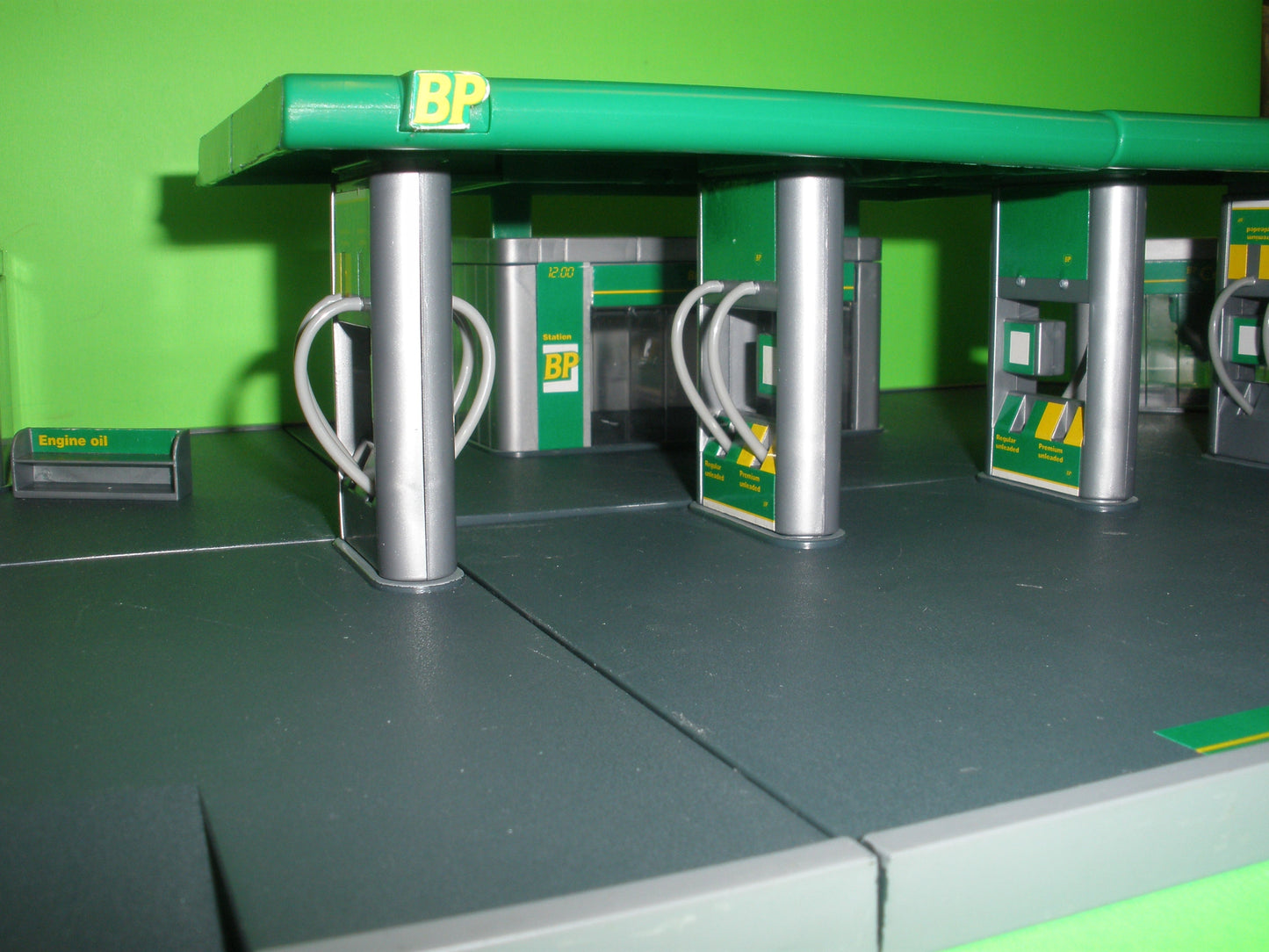 BP Service Station Model Kit