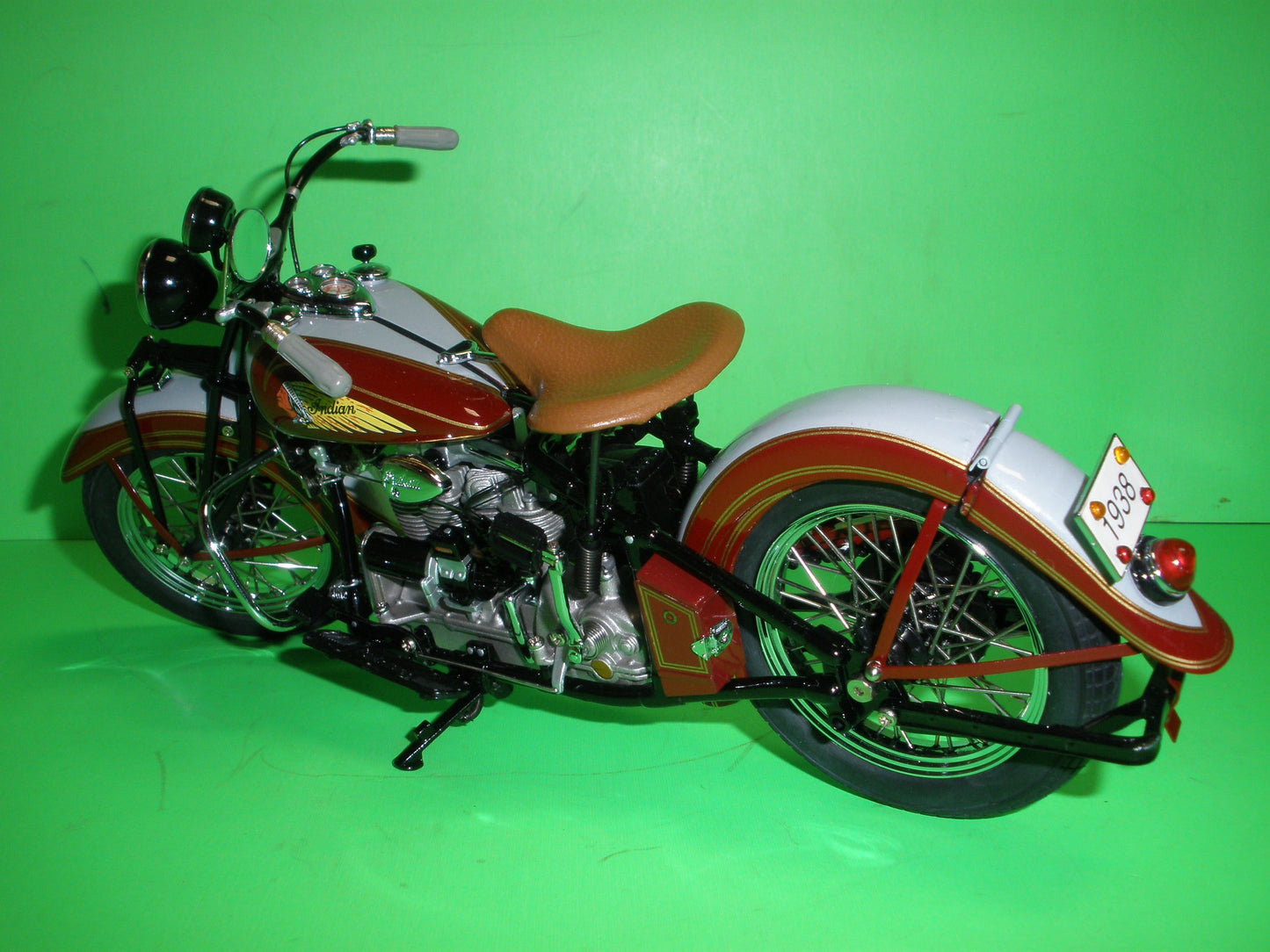 Danbury Mint 1938 Indian Four Motorcycle - Maroon & Gray