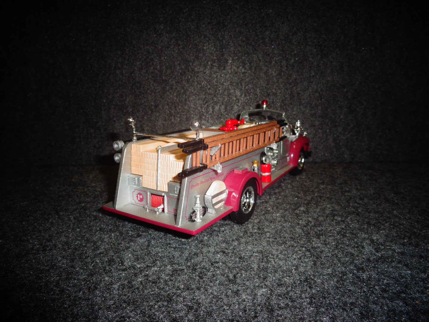 First Gear 1960 Mack Model B-61 Pumper