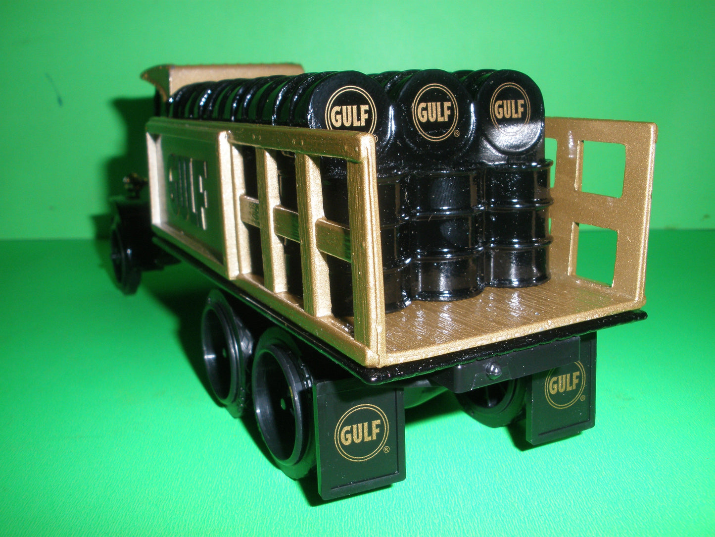Gulf 1925 Kenworth Stake Truck Gold Sampler