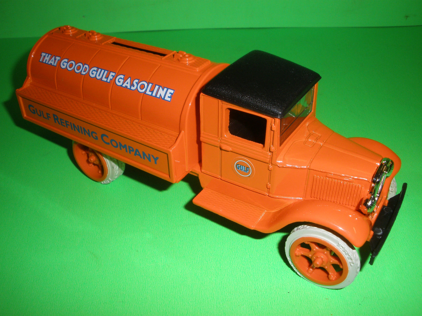 Gulf 1931 Hawkeye Tanker Truck