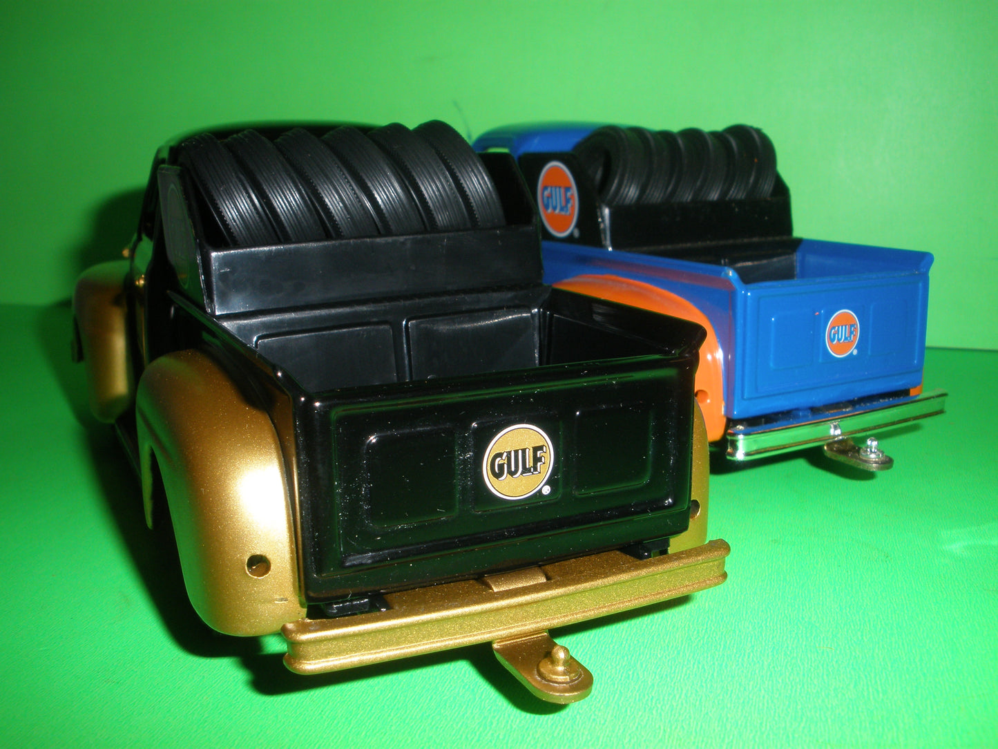 Gulf 1951 Ford F-1 Pickup Truck & Tire Rack Load Regular & Special Set