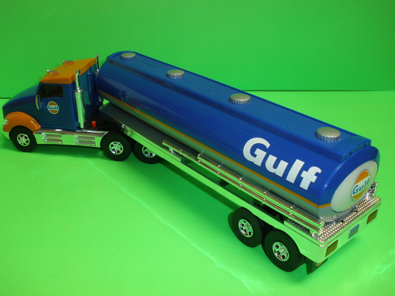Gulf 2004 Tanker Truck