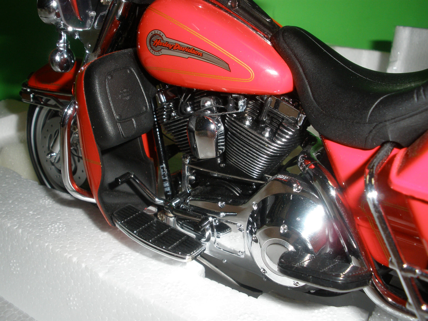 Harley Davidson 2004 Ultra Classic Electra Glide Motorcycle Firefighter Edition - B11C923