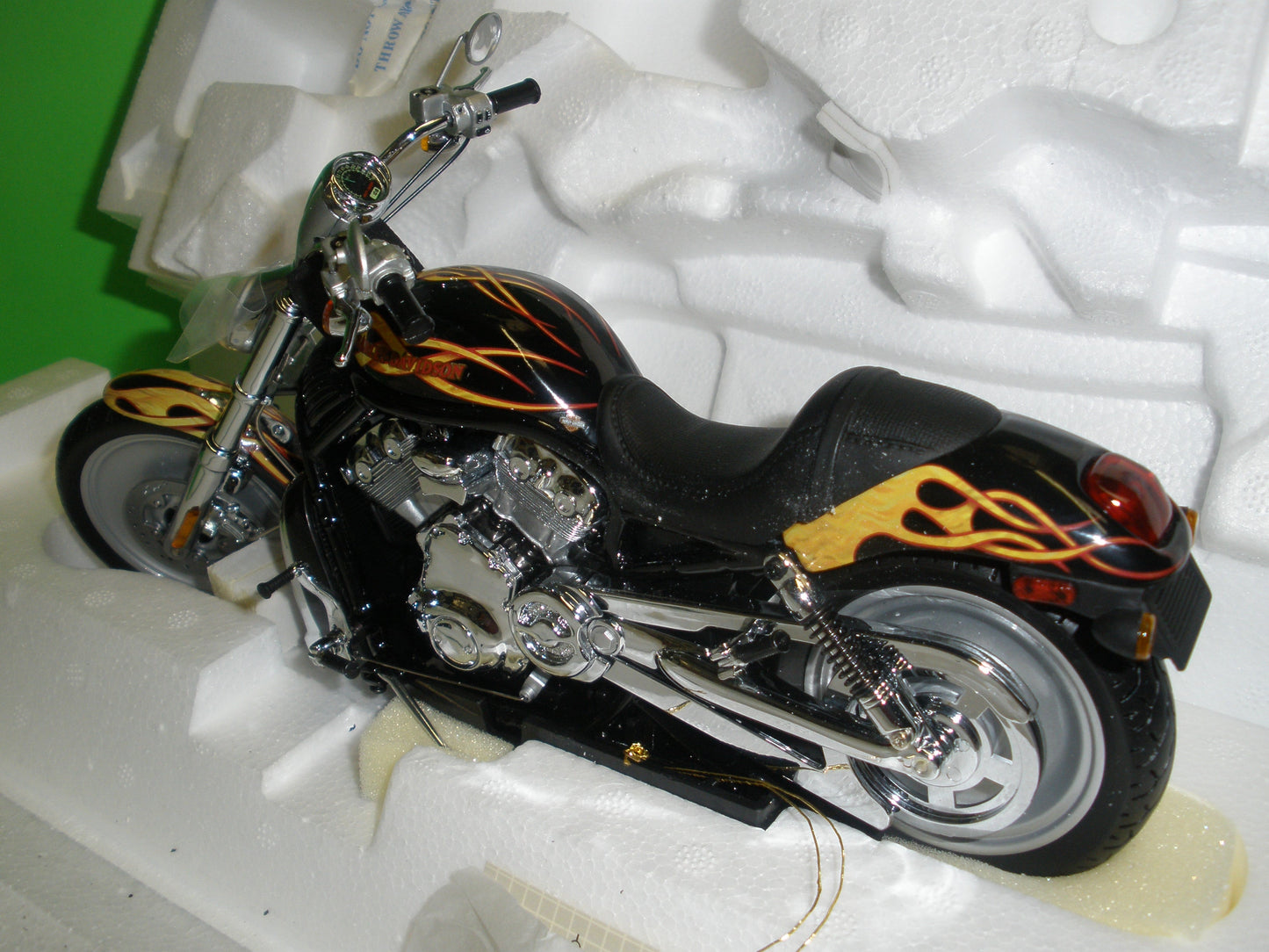 Harley Davidson 2005 VRSCB V-Rod Motorcycle Road Rally - B11E006