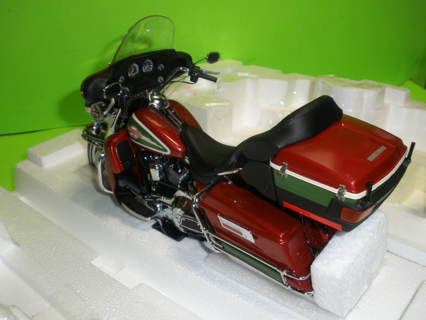 Harley Davidson Ultra Classic Electra Glide Motorcycle 2005 Christmas - B11E032