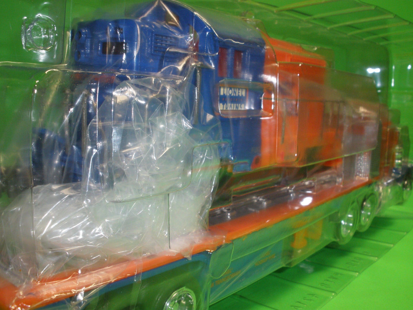 Lionel Trains 2002 Flatbed Truck & Kusan Diesel Locomotive