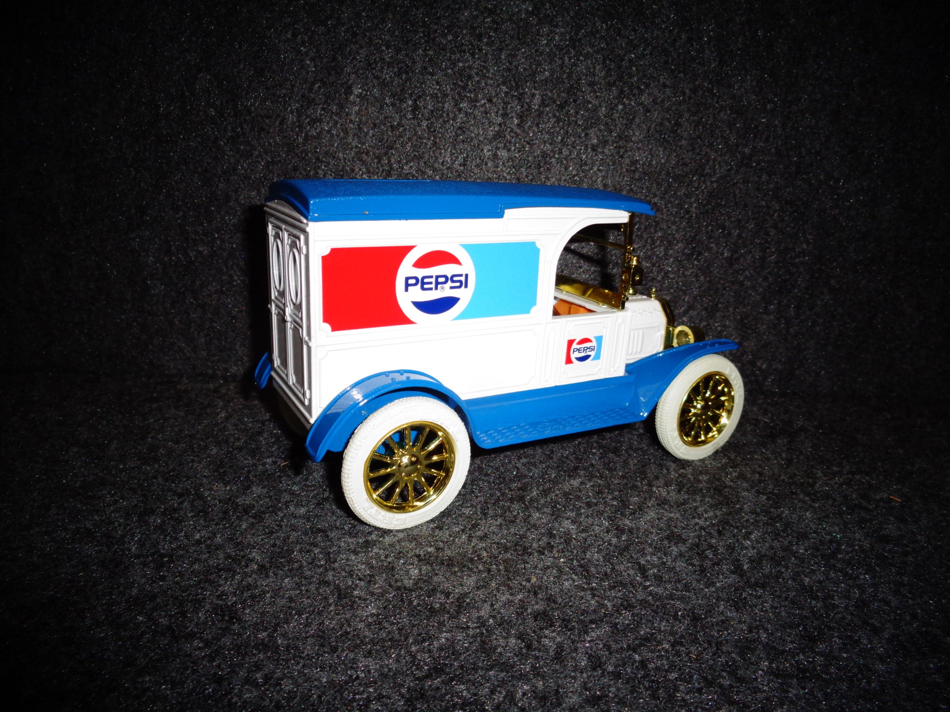 Pepsi 1917 Ford Model T Delivery Car