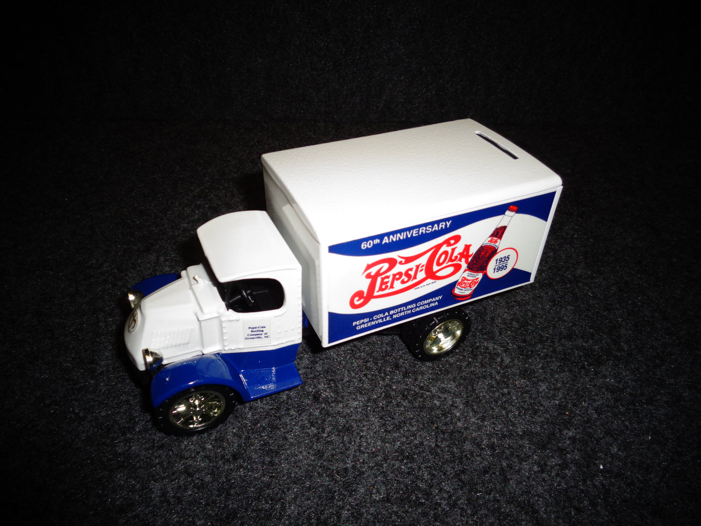 Pepsi 1935 Mack Freight Delivery Truck