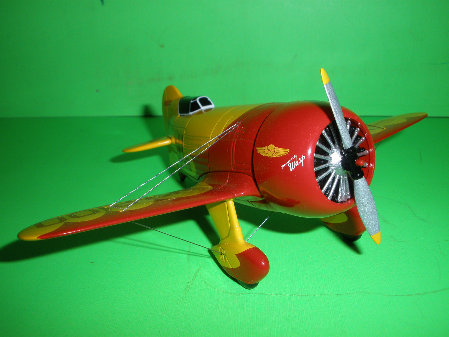 Shell 1930's Gee Bee R-1 Supersportster Airplane