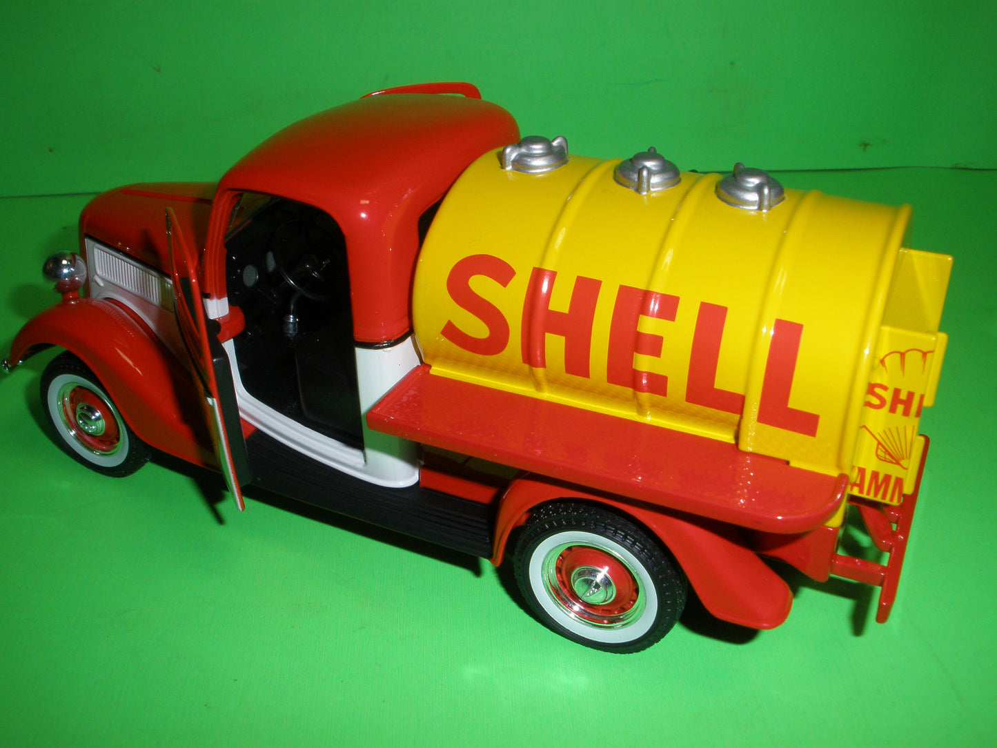 Shell 1937 Ford Tanker Truck