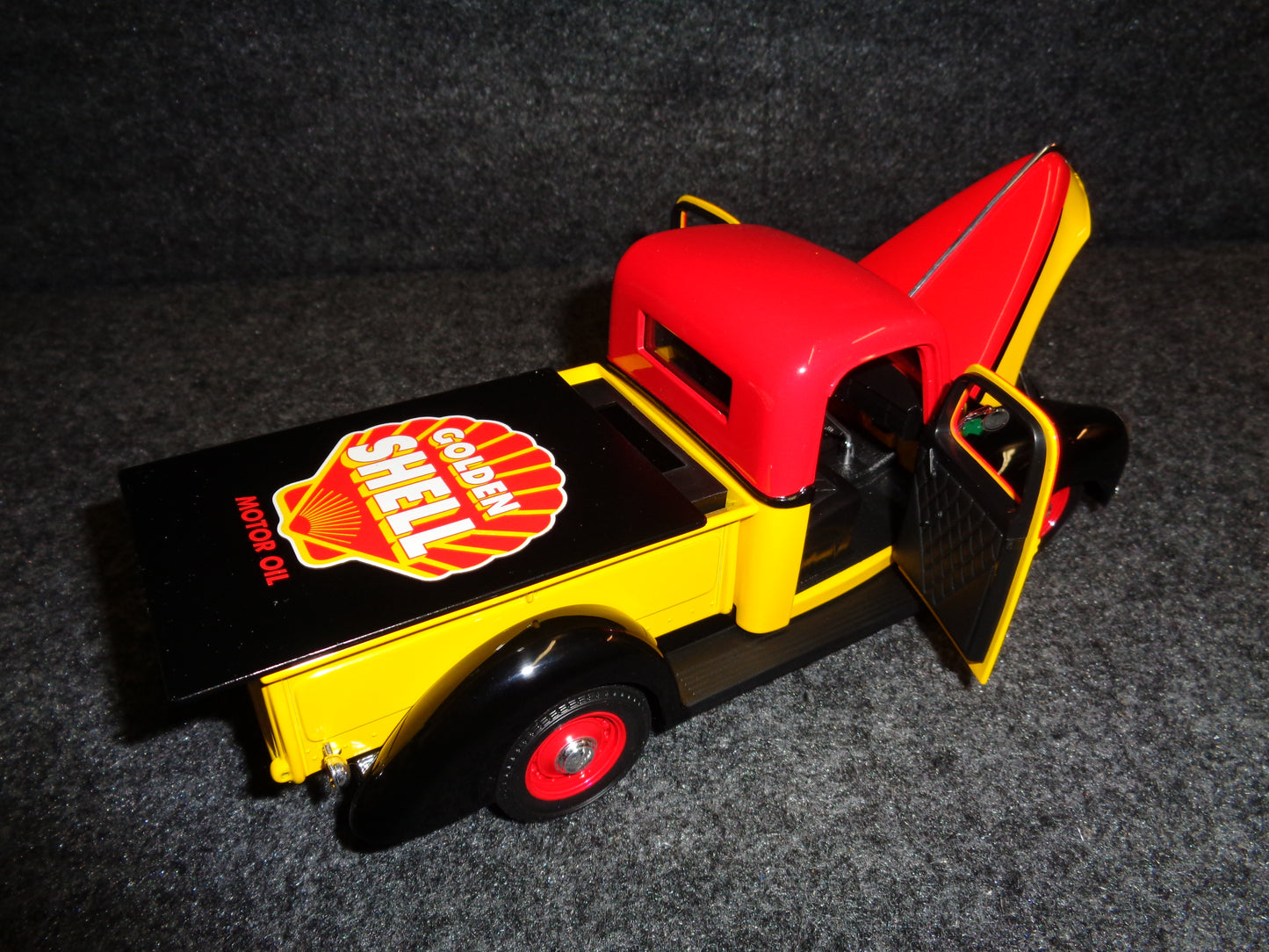 Shell 1940 Ford Pickup Truck