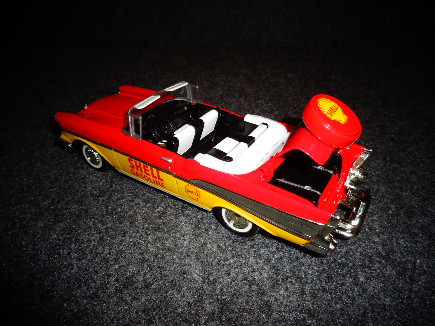 Shell 1957 Chevrolet Bel-Air Convertible