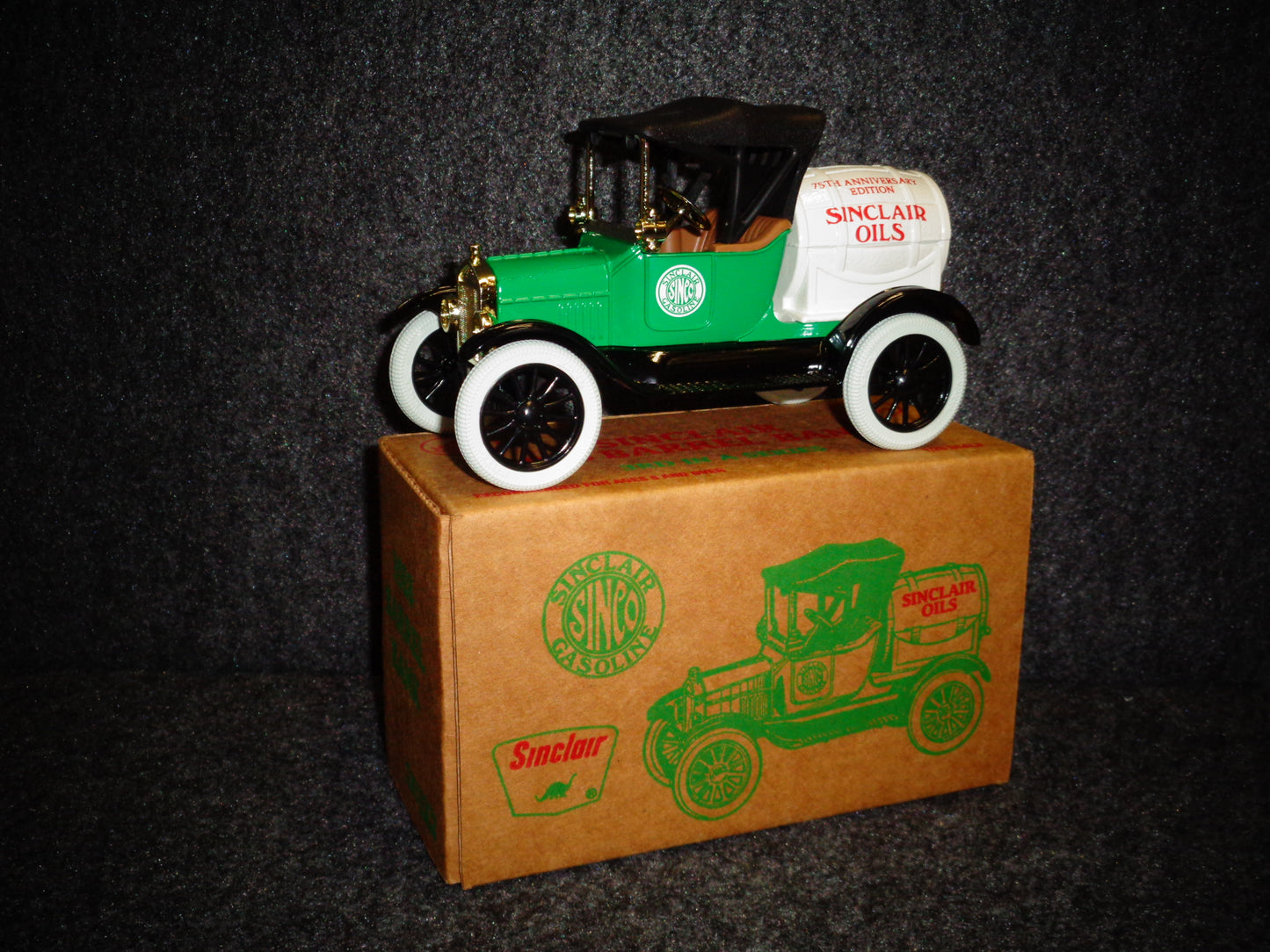 Sinclair 1918 Ford Runabout Barrel Truck