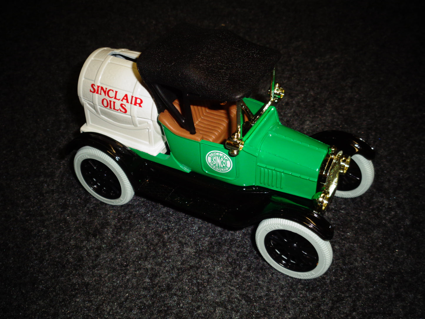 Sinclair 1918 Ford Runabout Barrel Truck